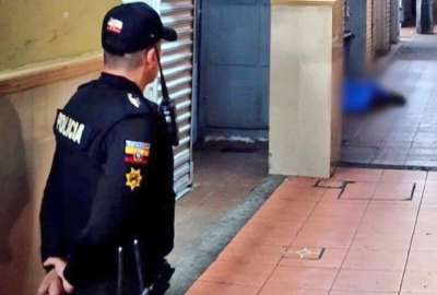 Elementos de la Polic&iacute;a Nacional se percataron que dos sujetos intentaban a un veh&iacute;culo y repelieron a los antisociales.