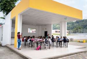 Hoy se inaugura la Unidad Educativa Campozano, en el cant&oacute;n Paj&aacute;n. 