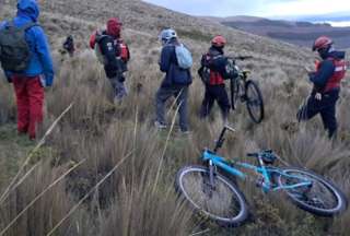 Cotopaxi: Rescatan a cuatro ciclistas extraviados en el Parque Nacional.