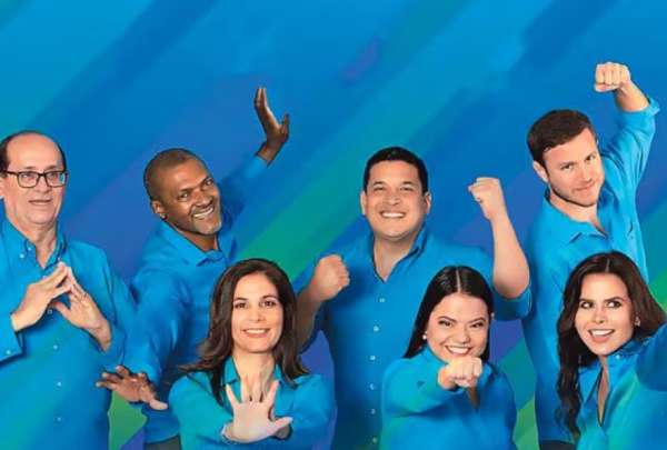 La "Liga Azul" incluso us&oacute; los mismos colores que los empleados por el movimiento corre&iacute;sta en esas elecciones. 