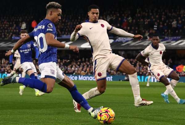 Chelsea volvi&oacute; a ceder puntos en la Premier League