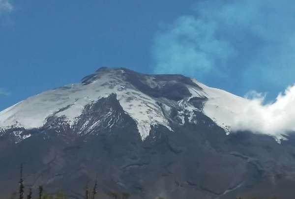 Varios sectores de Quito reportan ca&iacute;da de ceniza del Cotopaxi