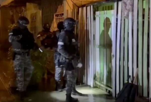 La Polic&iacute;a Nacional realiza allanamientos en Dur&aacute;n y Guayaquil dentro del operativo denominado Apolo 8.