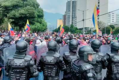 20.000 manifestantes rodean la Casa de la Cultura