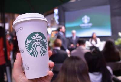 Starbucks abri&oacute; su local en el Scala Shopping