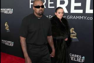 Kanye West califica como "arte" vestido de Bianca Censori en los Grammy