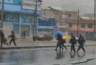 Se mantendr&aacute;n las lluvias y tormentas el&eacute;ctricas en Ecuador; evite enfermedades respiratorias en este temporal
