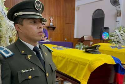 Compa&ntilde;eros de los polic&iacute;as rindieron homenaje a los dos uniformados asesinados en Tarifa