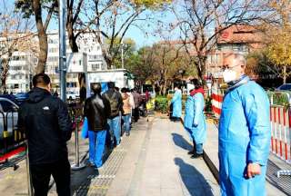 China cierra un distrito de 3 millones de personas por m&uacute;ltiples casos de COVID19