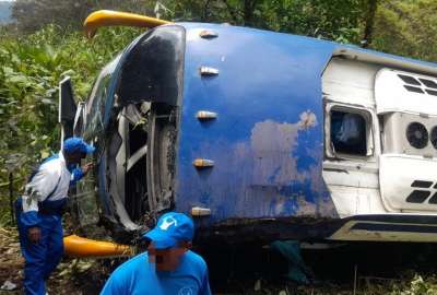 De momento se conoce que 29 personas resultaron heridas tras este accidente en la v&iacute;a Aloag - Santo Domingo.