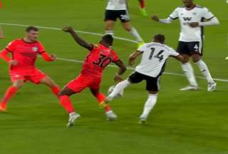 Brighton perdi&oacute; su primer partido de la temporada con Estupi&ntilde;&aacute;n y Caicedo de titulares