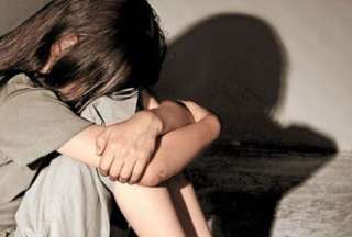 Hombre abus&oacute; de su hijastra cuando su madre estaba dormida