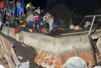 El Presidente coordin&oacute; acciones con los gobiernos locales para atender a los afectados del deslizamiento de tierra en Alaus&iacute;. 