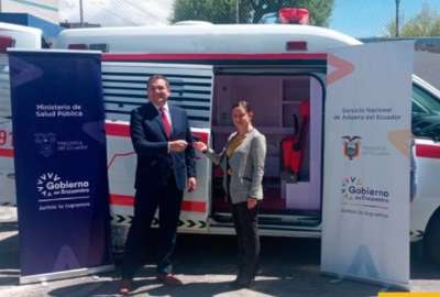 Ministerio de Salud recibi&oacute; otra ambulancia como aporte del Servicio de Aduanas del Ecuador