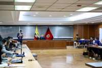 Mensajes extraídos del celular de Augusto Verduga exponen presuntas negociaciones para designar autoridades y captar cargos públicos.