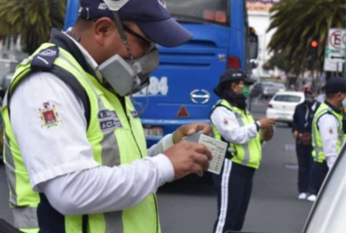Sanciones por sobornar a un agente de tr&aacute;nsito