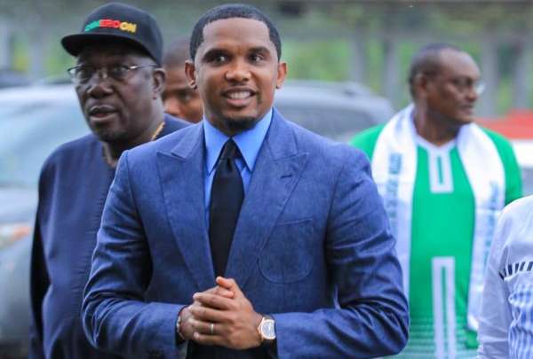 Samuel Eto&rsquo;o present&oacute; sus disculpas por agredir a youtuber en Qatar