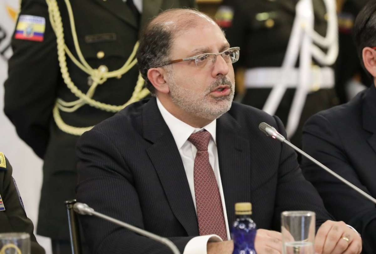 El presidente de la Asamblea, Henry Kronfle, anunci&oacute; el recorte de personal. 