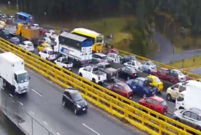 Congesti&oacute;n vehicular en el Sim&oacute;n Bol&iacute;var este 22 de agosto del 2023.