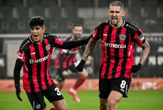 Piero Hincapi&eacute; destac&oacute; en la victoria del Bayer Leverkusen
