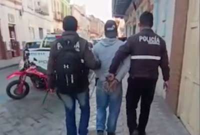 Un hombre acusado de tocar las partes &iacute;ntimas de una ni&ntilde;a en un bus fue detenido en Cuenca.&nbsp;