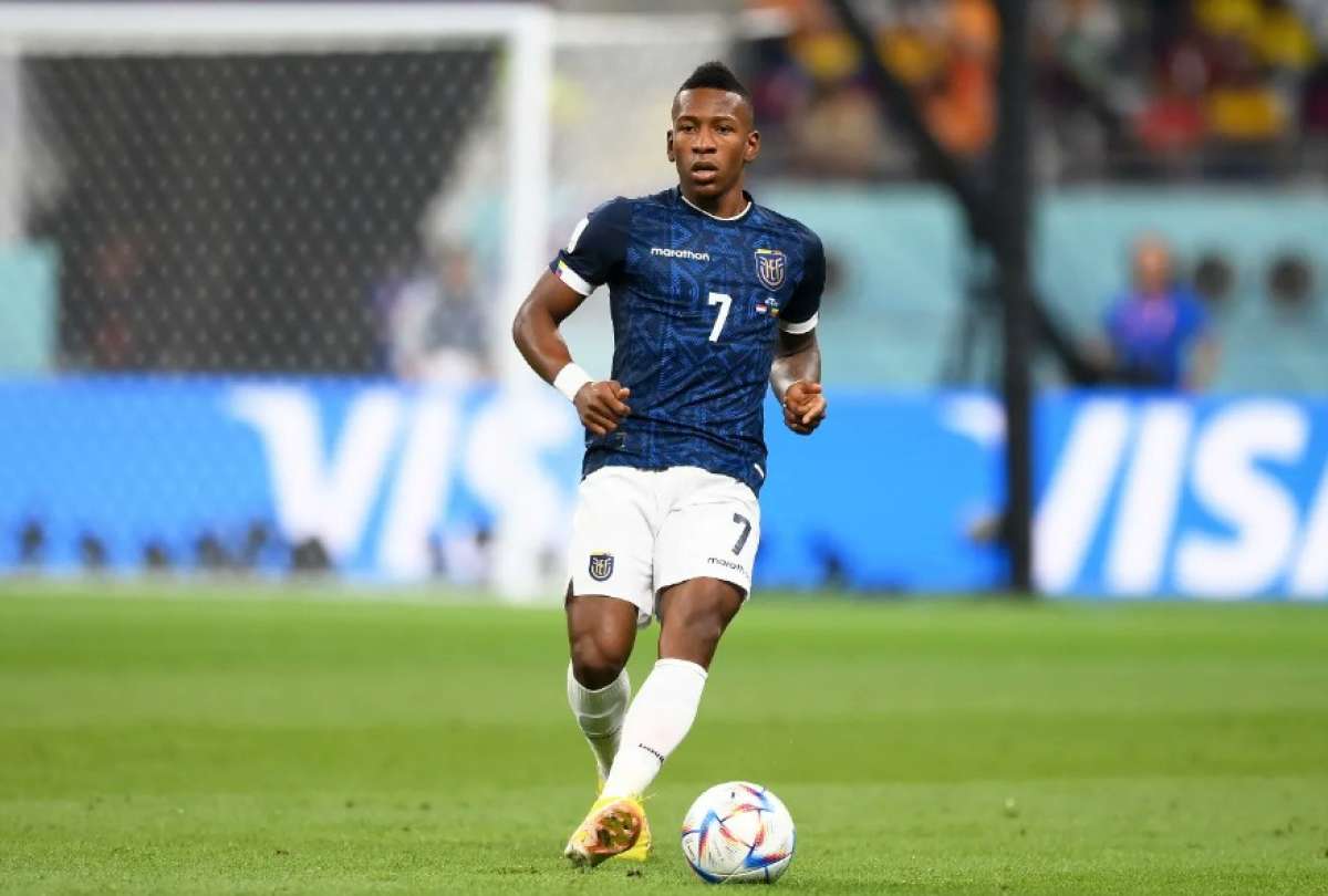 Pervis Estupi&ntilde;&aacute;n habl&oacute; del gol que le anularon