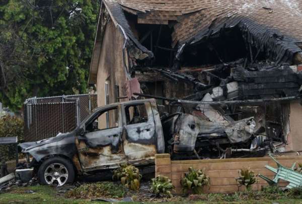 La ca&iacute;da de la avioneta dej&oacute; varias v&iacute;ctimas, viviendas destruidas y autos calcinados.