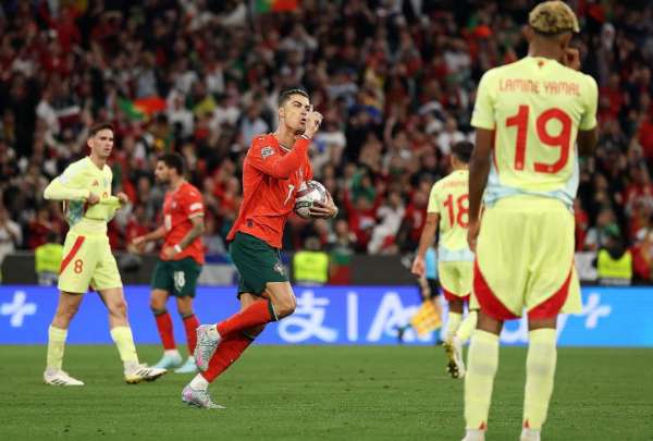  Cristiano Ronaldo llev&oacute; a Portugal a levantar su segunda Nations League