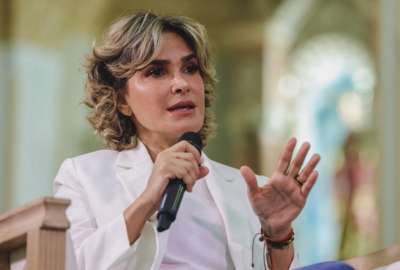 Cynthia Viteri presenta denuncia en Fiscal&iacute;a por paro de buses