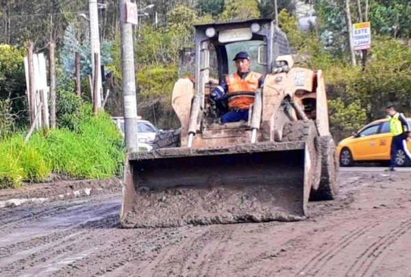 La calle Nela Mart&iacute;nez, ubicada al sur de Quito, tendr&aacute; horarios restringidos por trabajos en la v&iacute;a.