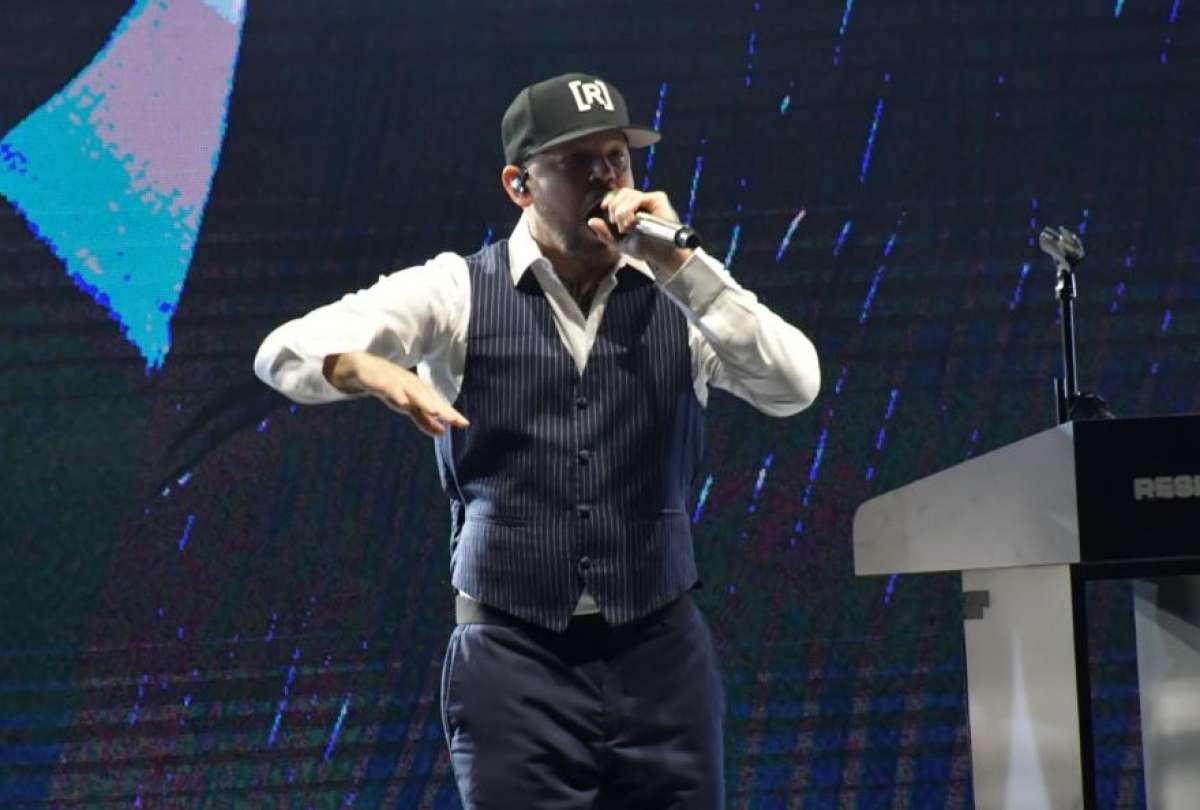 El Coliseo Rumiñahui vibró con una noche llena de música y crítica social.
