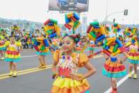 Ni&ntilde;as y ni&ntilde;os llenaron de color las calles de Ambato durante el preg&oacute;n de fiestas &amp;quot;Remembranzas&amp;quot;.