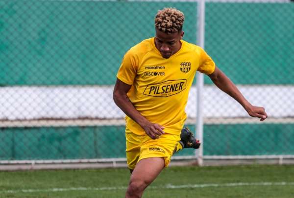 Byron Castillo no podr&aacute; estar para enfrentar a Ecuador y Per&uacute;