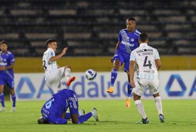 Emelec volvi&oacute; a perder en Quito