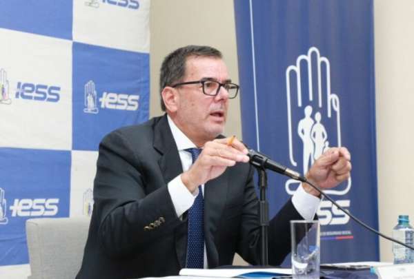 Presidente del IESS desmiente que se pretenda elevar la edad de la jubilaci&oacute;n 