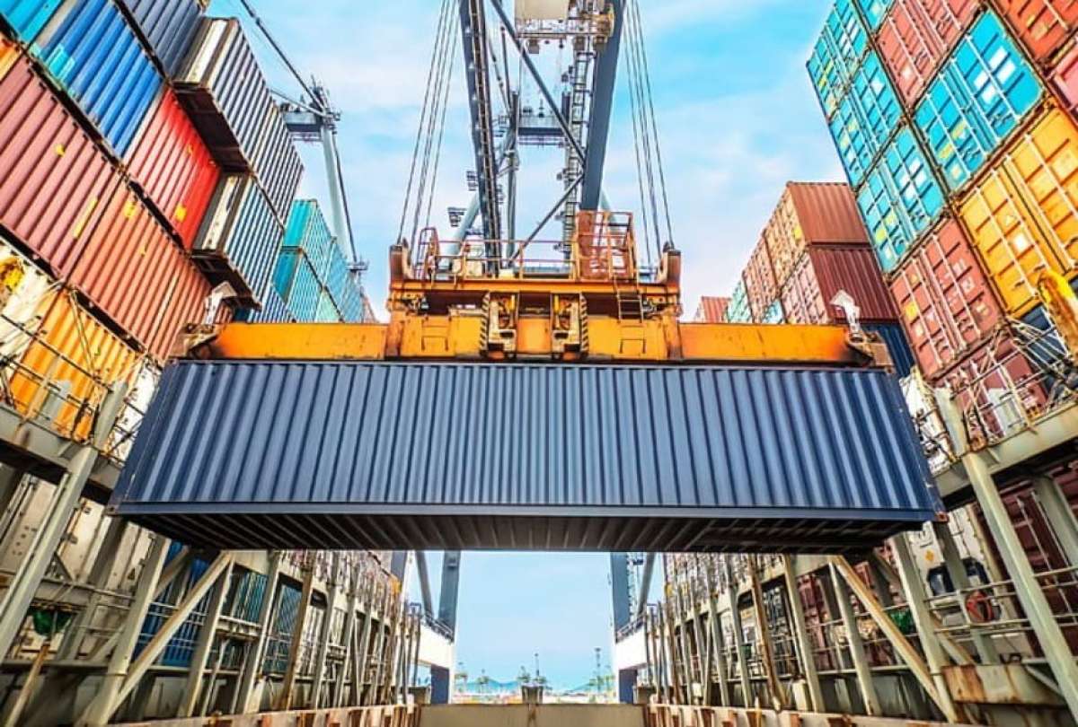 Representantes del Gobierno acudieron a la audiencia para hablar sobre el decreto-ley de inversiones