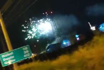 Im&aacute;genes en redes sociales mostraron los fuegos artificiales en la zona de la Penitenciar&iacute;a del Litoral.