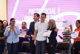 Gobierno firma &lsquo;Pacto Social y Productivo por el Nuevo Ecuador&rsquo;; anuncian cambios en el bono