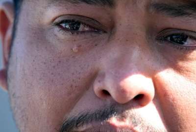 Las autoridades buscan al responsable de la matanza en Texas. El esposo y e hijo de Wilson Garc&iacute;a fallecieron. 