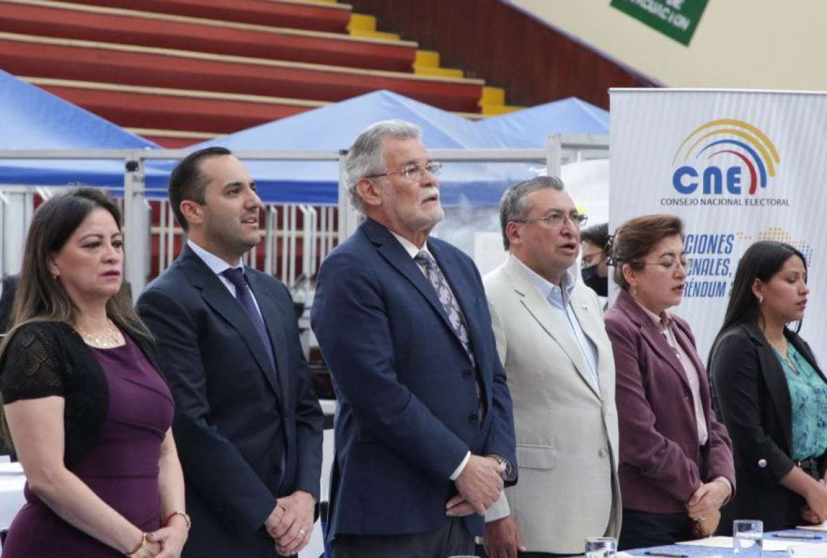 Los ciudadanos que residen en otros pa&iacute;ses tienen dos modalidades: presencial y telem&aacute;tica.