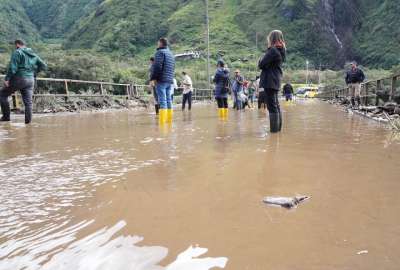 La Corporaci&oacute;n El&eacute;ctrica del Ecuador (Celec)  inform&oacute; que el aluvi&oacute;n &ndash;ocurrrido en Ba&ntilde;os- provoc&oacute; altos caudales y afect&oacute; la operaci&oacute;n de esta central Agoy&aacute;n.
