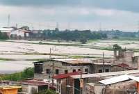 Se reporta el desbordamiento del r&iacute;o Chilintomo, en el cant&oacute;n Sim&oacute;n Bol&iacute;var. 