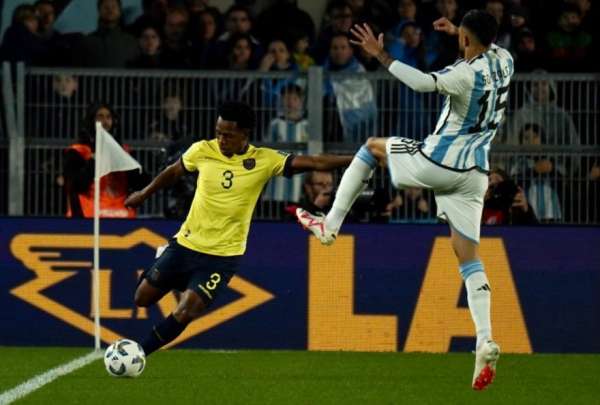 Ecuador tuvo algunos problemas en el inicio del partido, pero mejor&oacute; su rendimiento