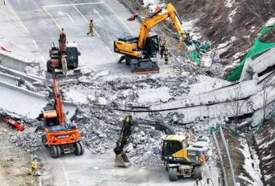 En Corea del Sur, un puente en construcción colapsó en plena autopista.