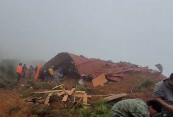 Se ha activado un albergue temporal y contin&uacute;an las labores de rescate.