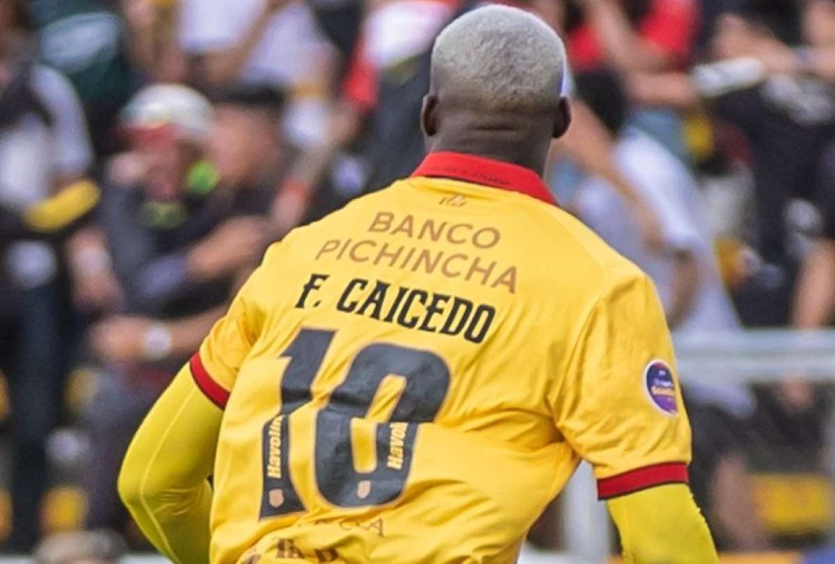 Felipe Caicedo anotó gol agónico para empate de Barcelona SC