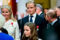 El hijo de la princesa Mette-Marit de Noruega, es acusado por la Fiscal&iacute;a de este pa&iacute;s n&oacute;rdico de cuatro casos de violaci&oacute;n y varios de maltrato a sus parejas.