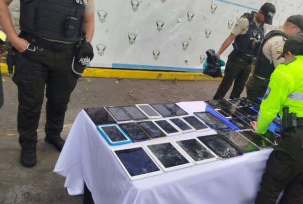 M&aacute;s de 150 celulares y tablets sin justificaci&oacute;n de su procedencia fueron decomisados en Quito.