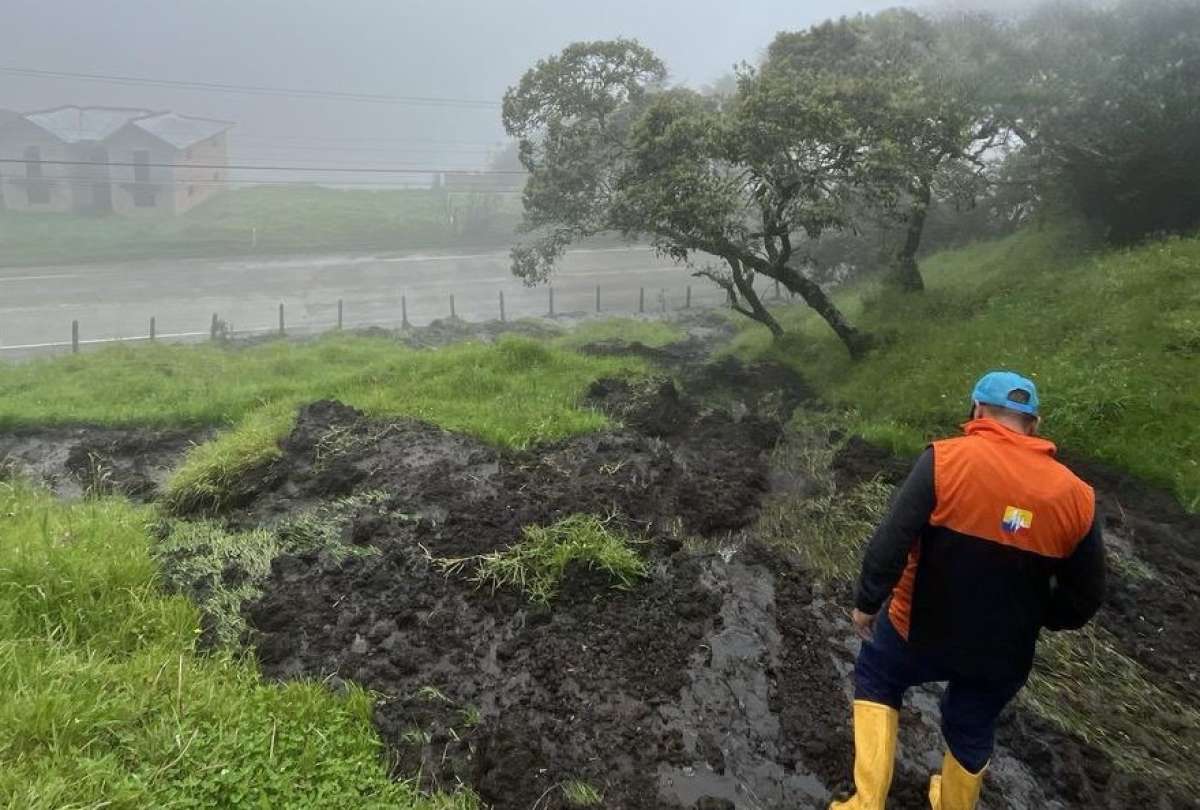 145 planteles de ocho cantones cambiaron de modalidad de clases. 