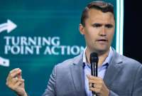 FBI publica dos fotos del sospechoso de asesinar de Charlie Kirk